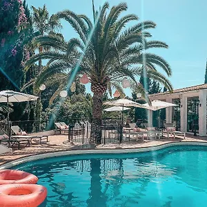 https://jardines-de-la-reina-boutique-bed-breakfast.es-andalucia.com